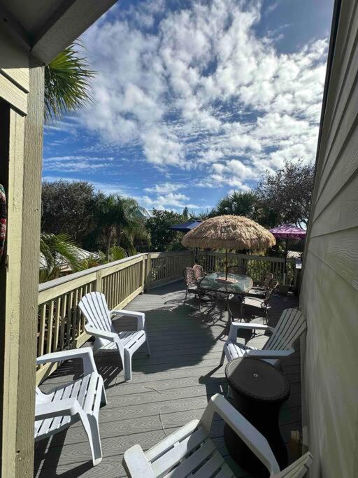 Beach Paradise Getaway - 200Ft From Beach! Sebastian Eksteriør billede
